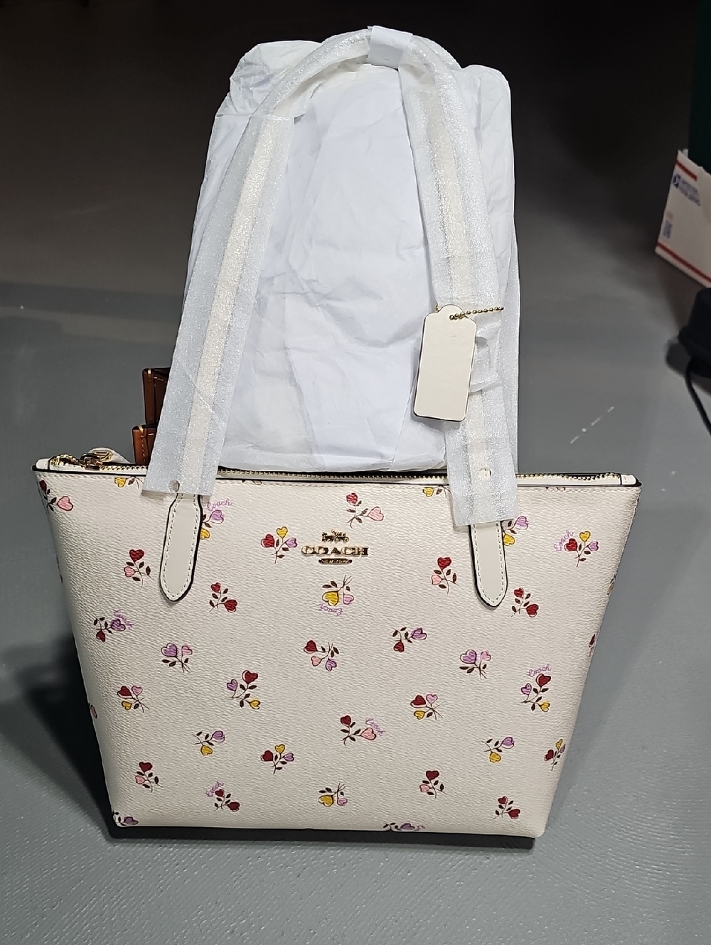 Coach CW397 Coach Fiona Tote Bag With Heart Print Chalk Multi Color NWT